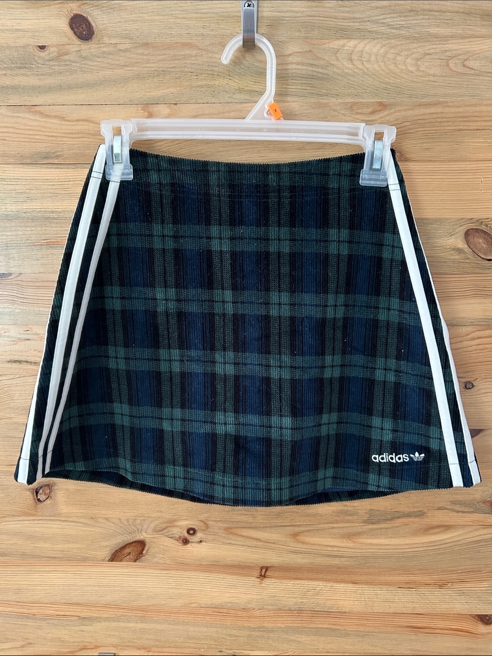 adidas NWT Women’s Green and Navy Plaid Tartan Skirt - XS